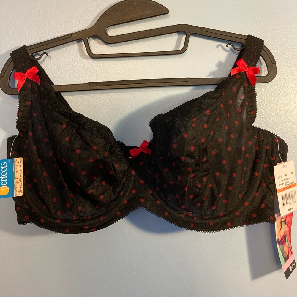 42E Perfects Australia Bra in Black and Red
